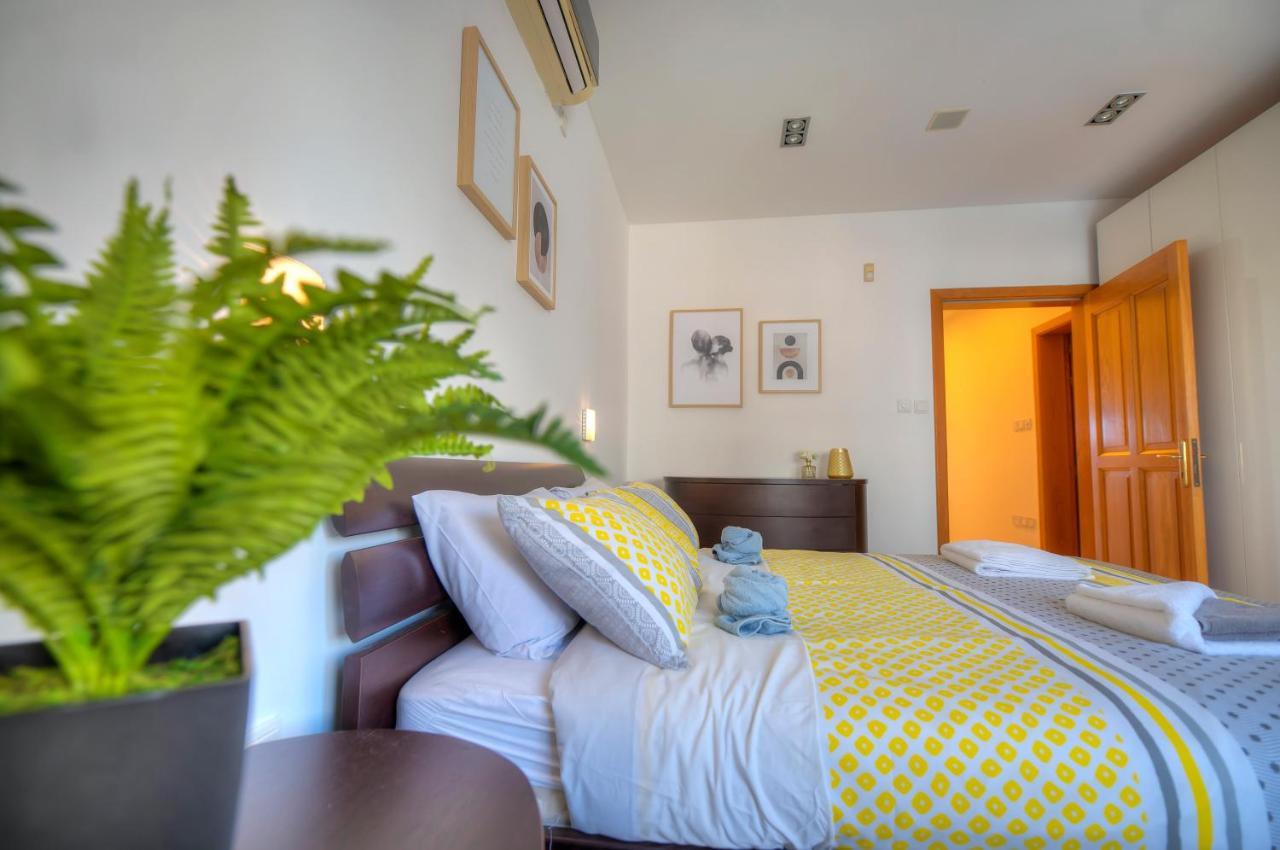 Bright And Spacious 3 Bedroom Apartment With Breathtaking Views - Goslm-5 Sliema Dış mekan fotoğraf