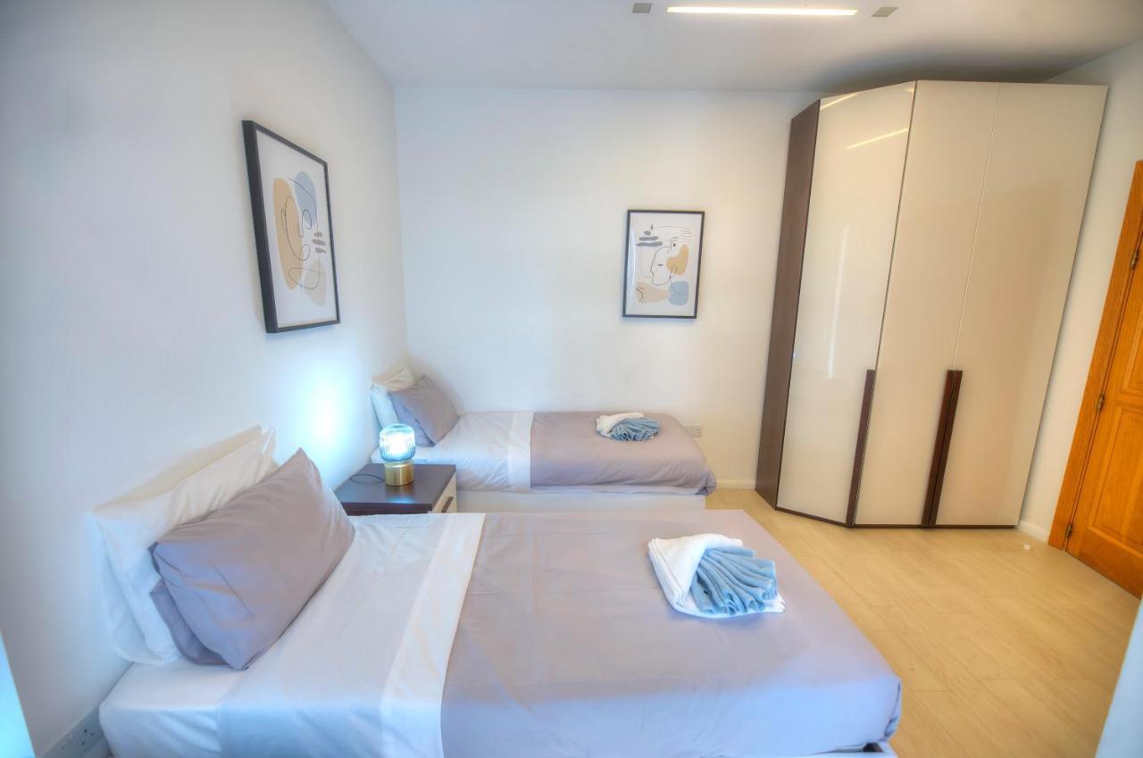 Bright And Spacious 3 Bedroom Apartment With Breathtaking Views - Goslm-5 Sliema Dış mekan fotoğraf