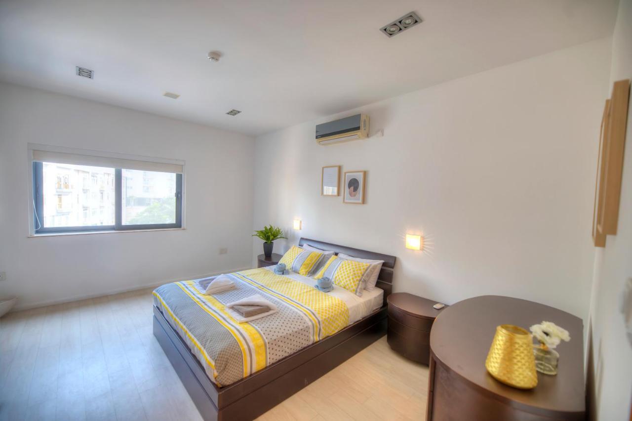Bright And Spacious 3 Bedroom Apartment With Breathtaking Views - Goslm-5 Sliema Dış mekan fotoğraf